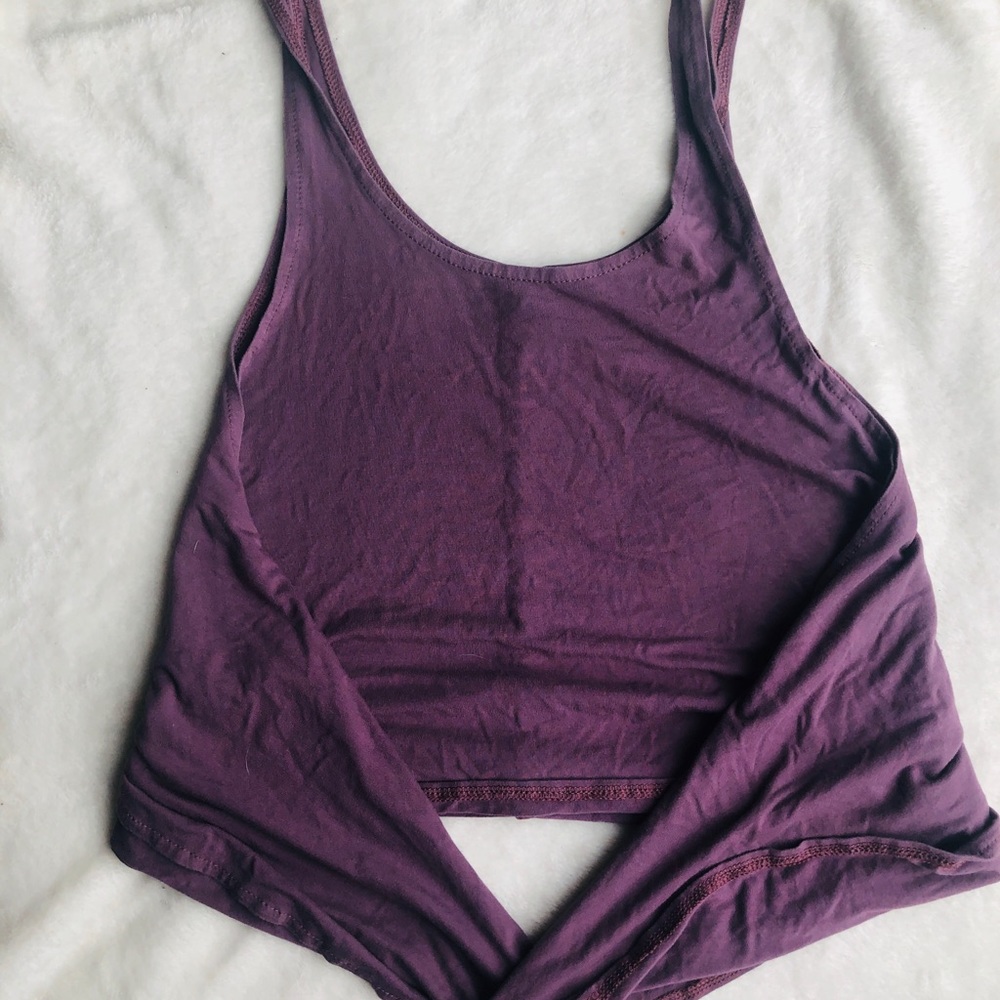 ✨ UO Tank ✨ - Picture 2 of 4